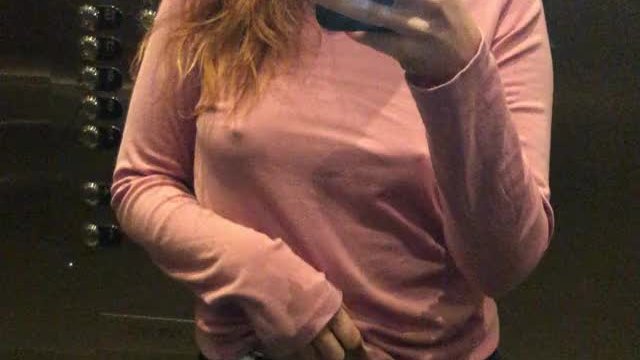 Elevator flash on my way down to get my ubereats order