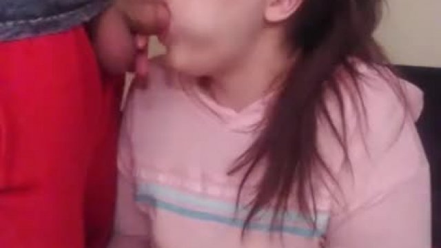 Gamer Girl Wife Ignores Dick and keeps Playing Call of Duty