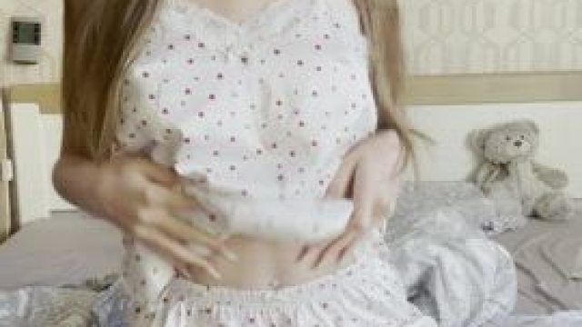 Small and sexy is a good way to describe me