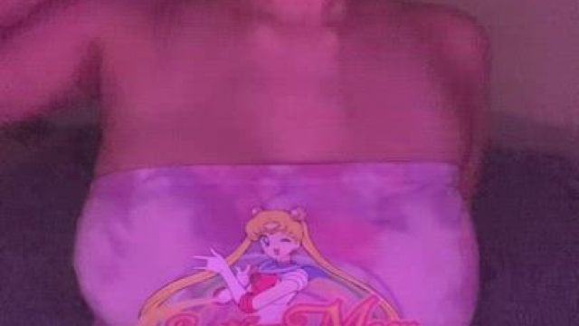 Do you love momma titties ?