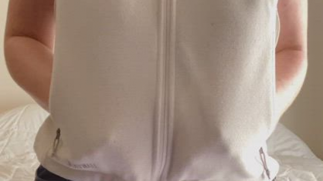 An apple a day keeps the doctor away. At least it does if you throw it hard enou