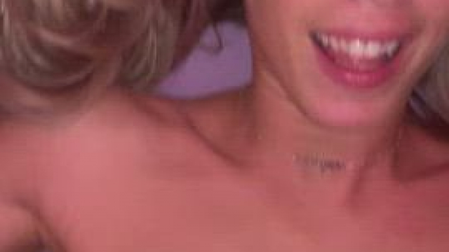 Cuty Livinia Gets a Cumshot