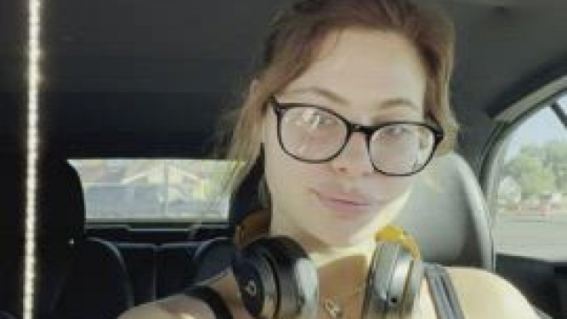 Who doesnt love a lil car flash :P