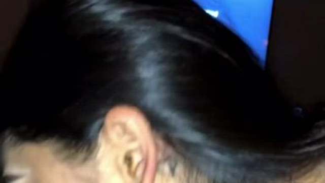 18 yr old Latina giving head