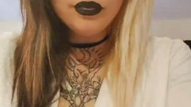 Just your neighborhood friendly goth chick, checking in to say hi