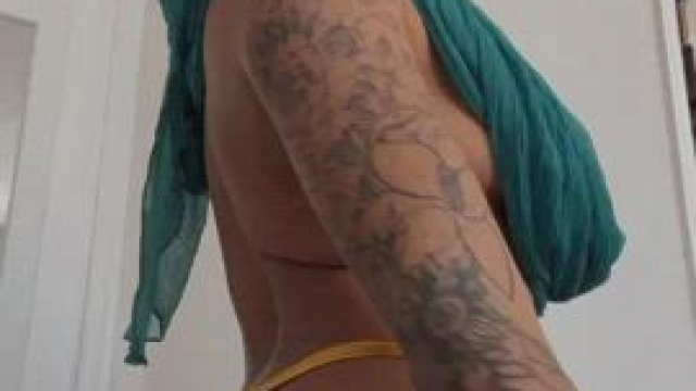 How does this sub feel about big booty Indian girls