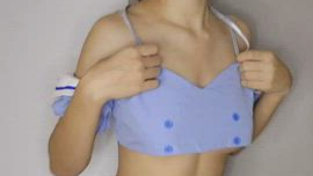 7 outfits in 10 seconds