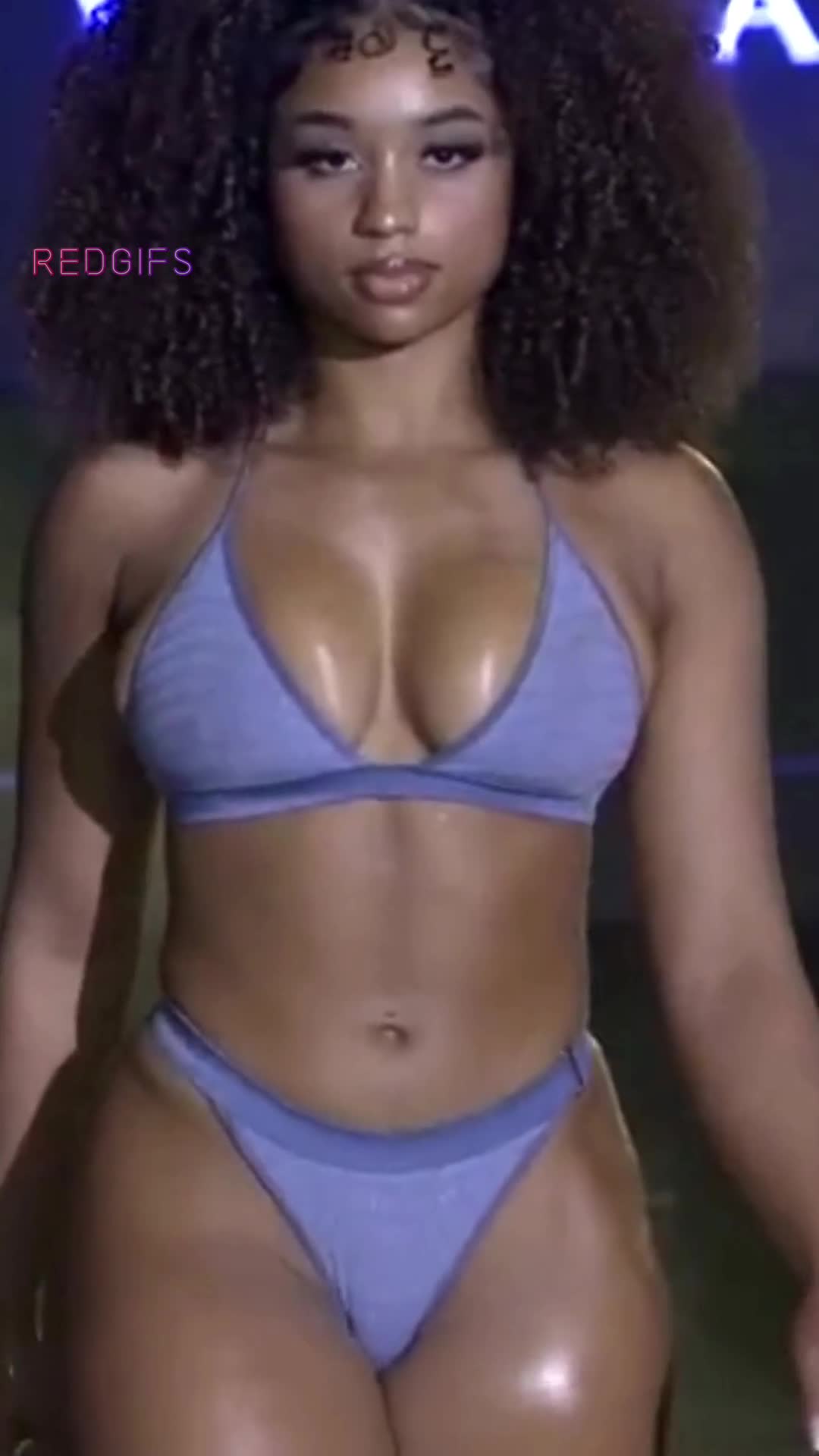 BIGTITSINBIKINIS on Gifsauce