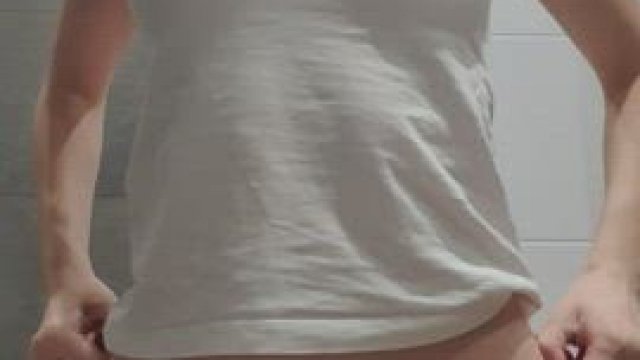 Wanna show everything I have under clothes