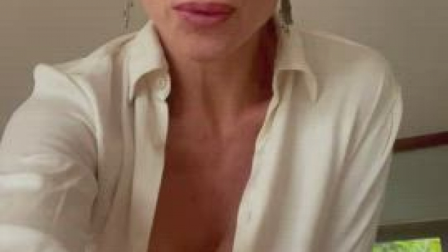 I’m kind of MILF you can finish inside …