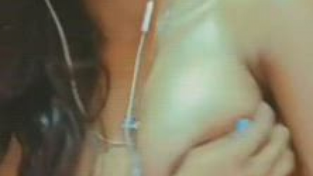 gorgeous D E S I gurlfriend video call fun (comments)