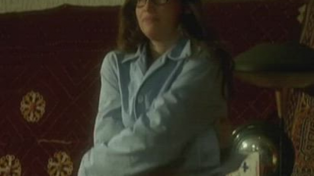 Laetitia Casta - Full frontal plot in ‘ Le Grand Appartement’