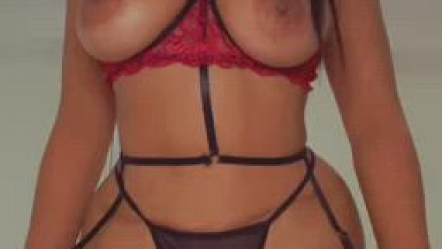 My body is built for breeding. Do you agree?(35yo mom)