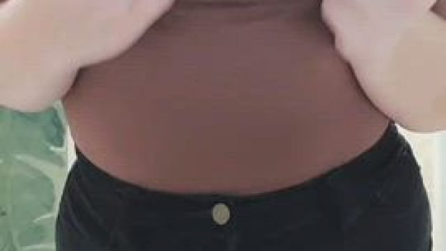 Meet me in the bathroom