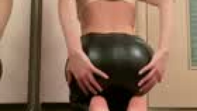 Here’s my ass to brighten up your day [f][OC]