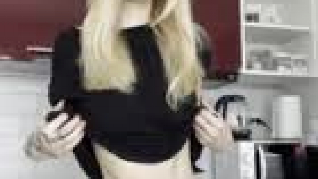 Any blond girls lovers?