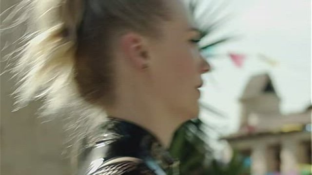 January Jones - Hot Dominatrix plot in The Last Man on Earth