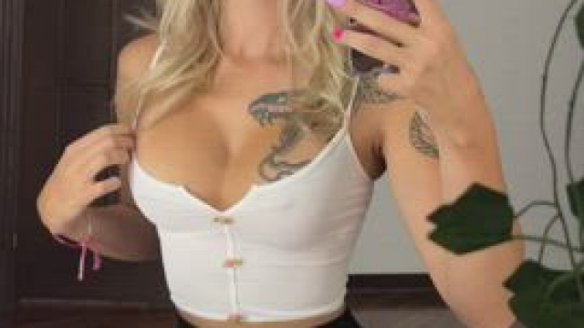 There's nothing sexier than girls in stockings :)