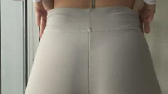 Just want show horny redditors my ass, hoping it’s making someone cum!