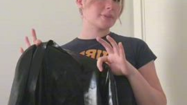 Marieoncamera in Black