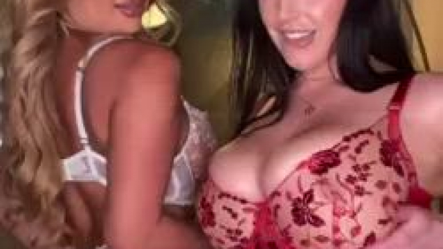 Damn the tease.... so fuckin sexy