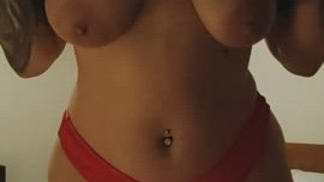 Bouncing up and down with my milfie tits