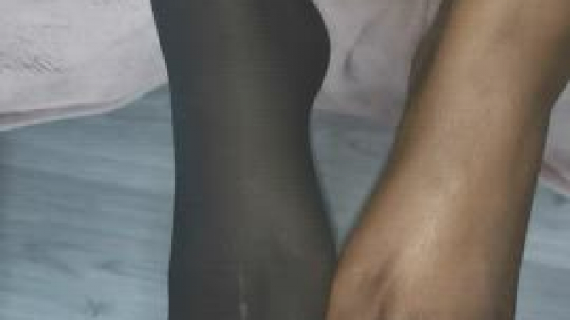 lot of cum on my feet