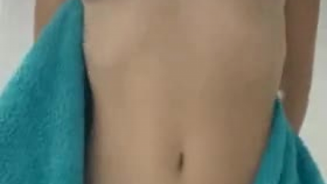 Revealing my wet tummy [GIF]