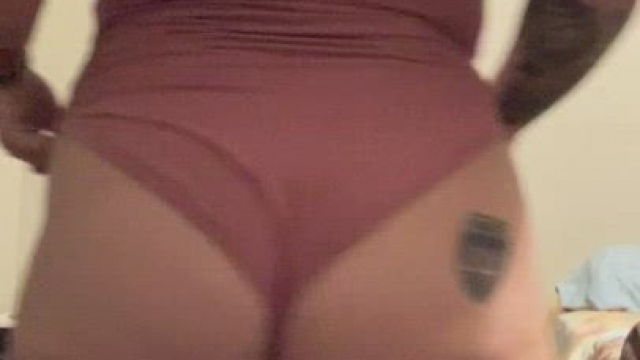 Thursday night booty shakes for ya