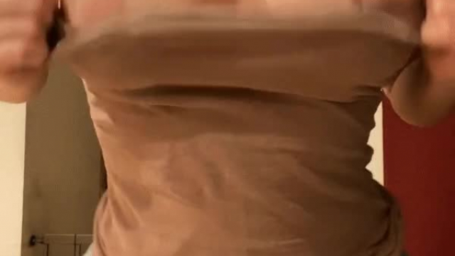 I’d love to feel your hands on my milf body