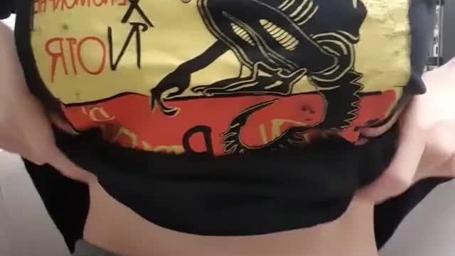 Baggy clothes have the best surprises 