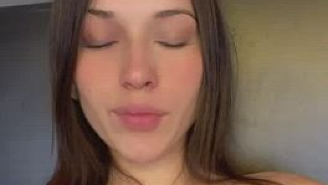 Come here daddy, put your cock between my tits and make cum