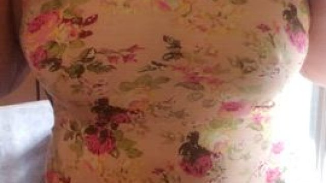 Do you like voluptuous milfs?