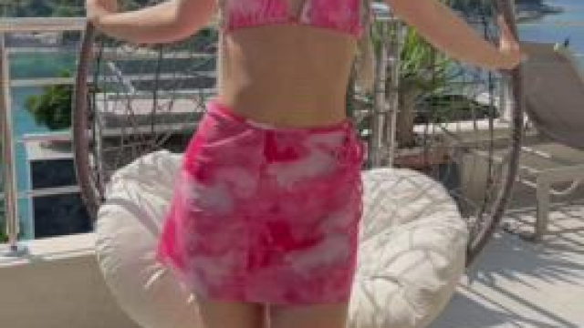 I guess the men watching from the other apartment didn’t mind [gif]