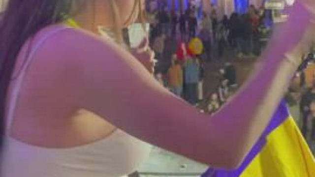 Got the crowd riled up before flashing my tits!