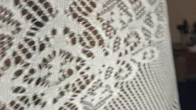 My dress doesn’t wanna stay down