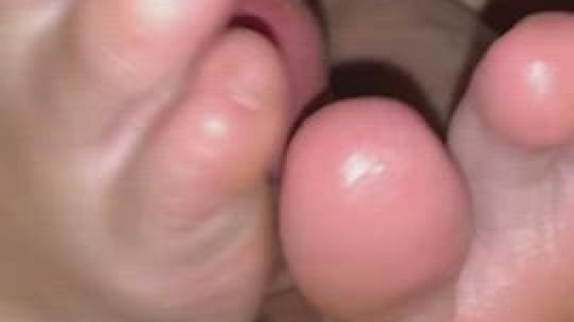 Making him cum all over my feet