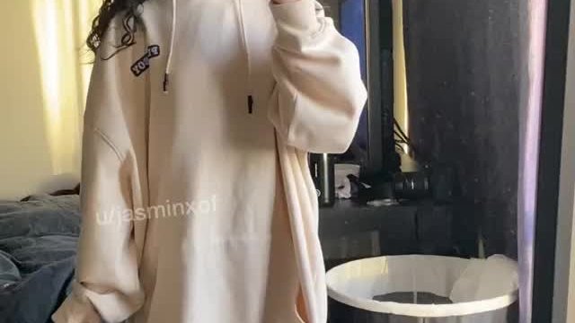 wanna see how fun sized i am under my jumper? (18)