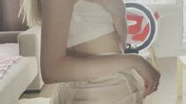 I just want to flex my ass out