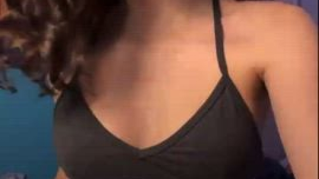 Cute little instawhore showing off her body