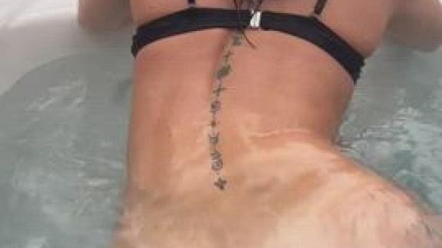 I love spreading my cheeks in nature