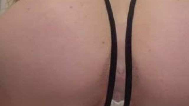 You gonna eat a MILFs ass you met online? (f40)