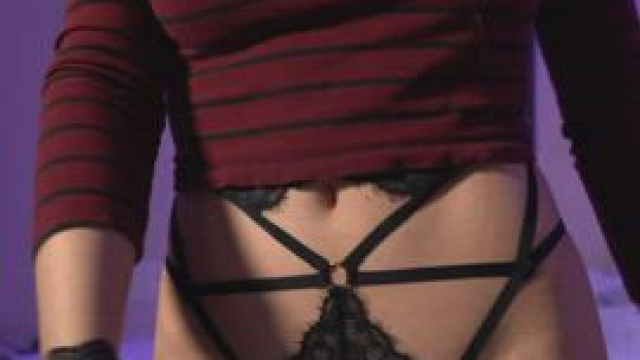 I love showing off my tight natural body on here :)