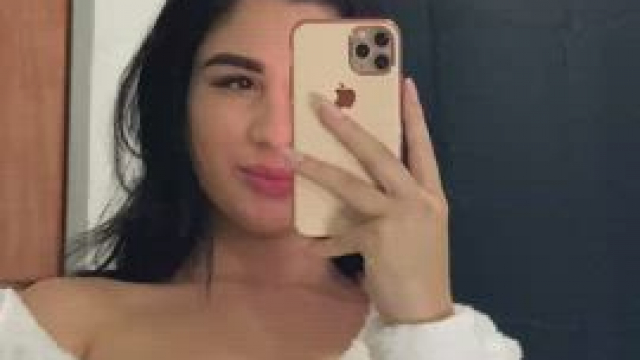 My hot curves will make you tremble