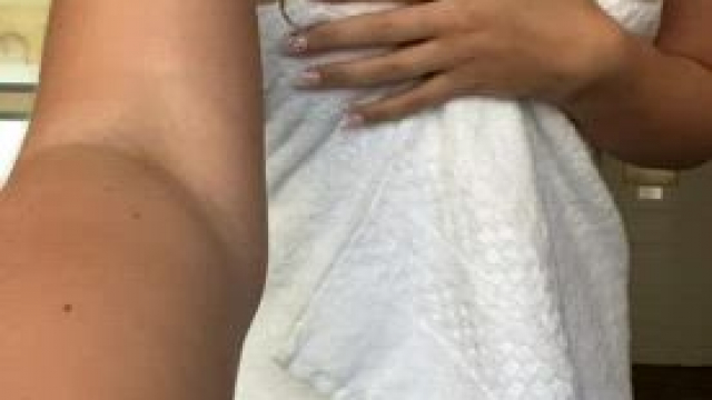 Do you like girls with a huge ass on a tiny frame