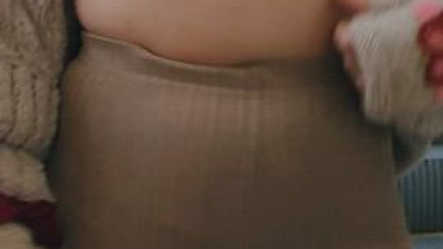 If you can't do an upskirt on the escalator, then a titty flash it is! [GIF]