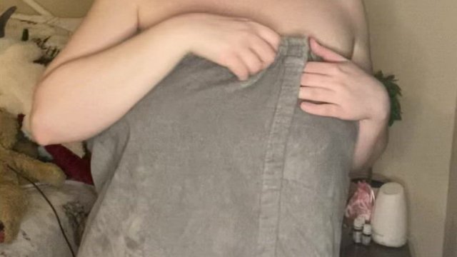 removing my towel post shower! f23 [OC]