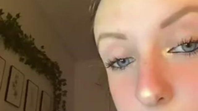 Nipslip on Tiktok live