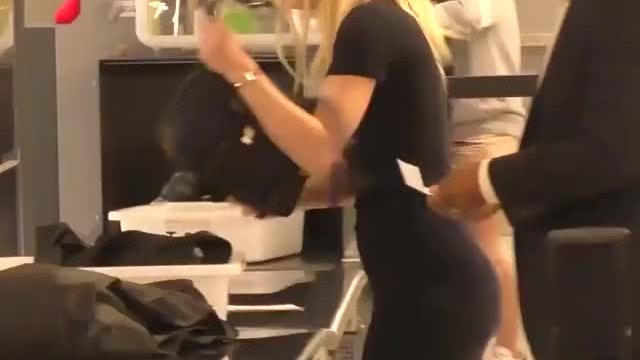 Dakota Fanning at the airport