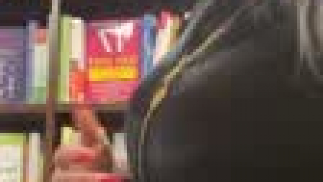 Come meet me in the bookstore [gif]